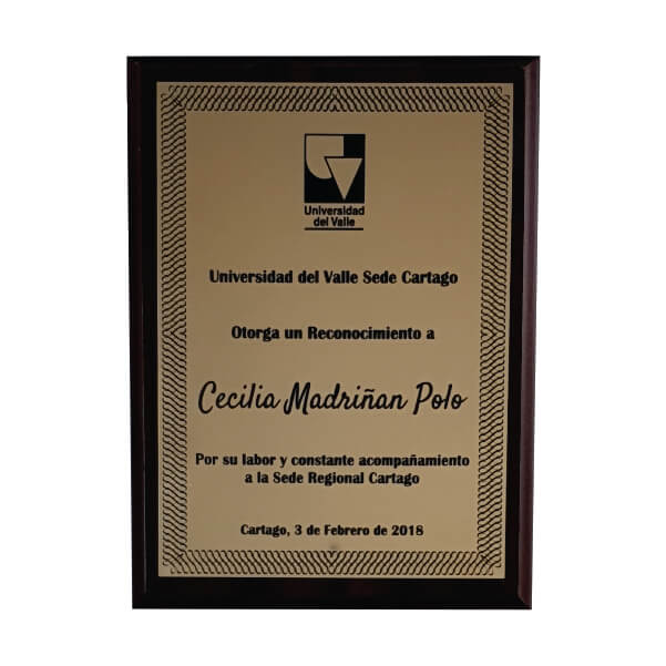 Reconocimiento placa sublimada 16.5X21.5 sobre base de madera 20.5X25.5 cm